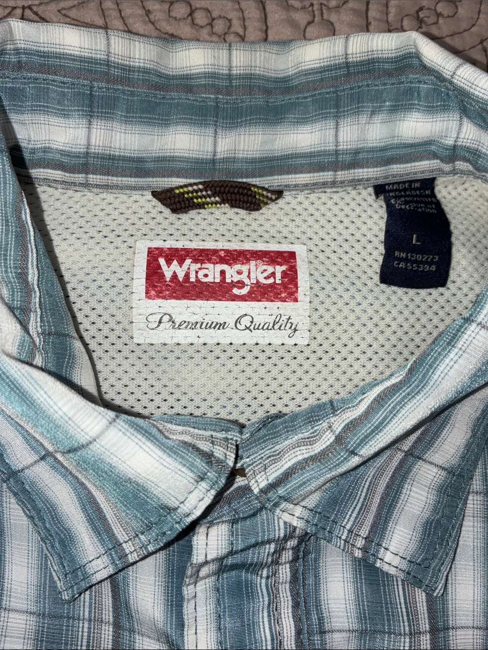 WRANGLER (*3*) Men’s EUC Light Blue & Striped Short Sleeve Button-Up Shirts Sz L - Picture 11 of 12